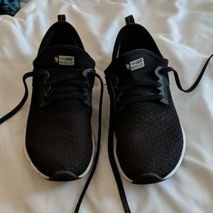 Size 6 New Balance memory sole tennis shoes